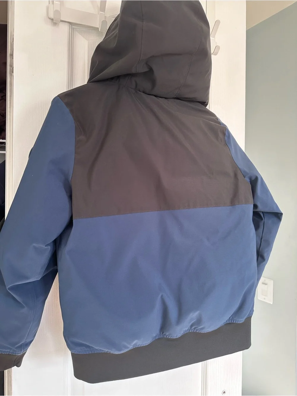 Abercrombie & Fitch Navy and Black Colorblock Kids Hooded Puffer Jacket